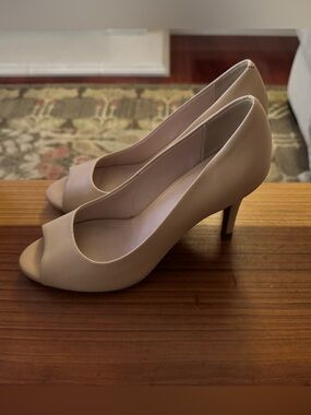 Cole Haan Nude Open-Toe Leather Peep Toe Pumps 8B W10325 Harlow Tan Beige Heels